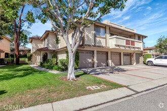 Building Photo - 25241 Tanoak Ln