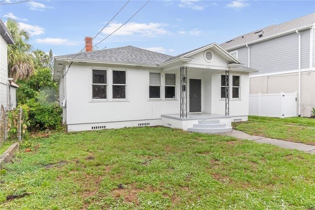 Building Photo - 206 N Albany Ave