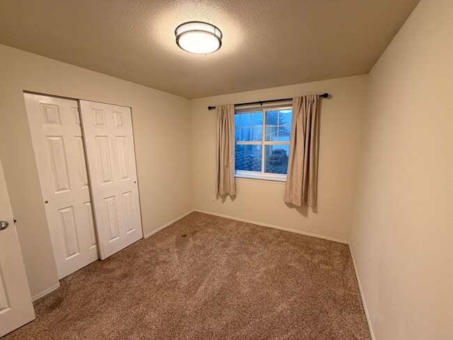 Building Photo - Gorgeous House in a Family-Friendly neighborhood!