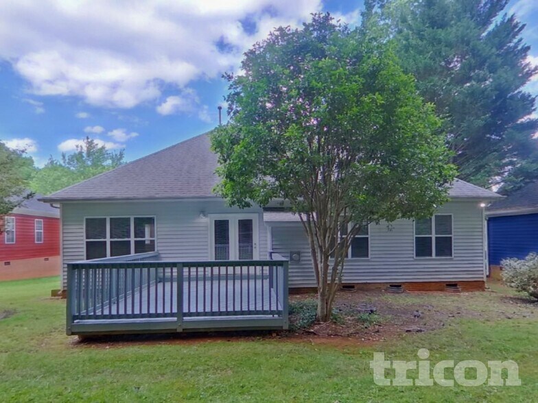 Building Photo - 4407 Gladwood Ln