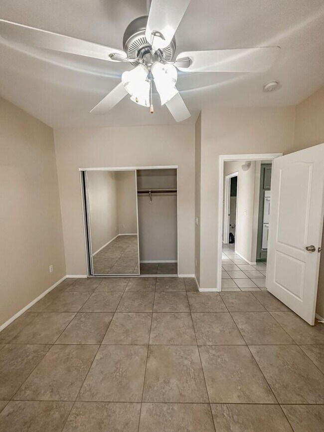 Building Photo - IMMACULATE REMODLED 2 STORY HOME IN HENDER...