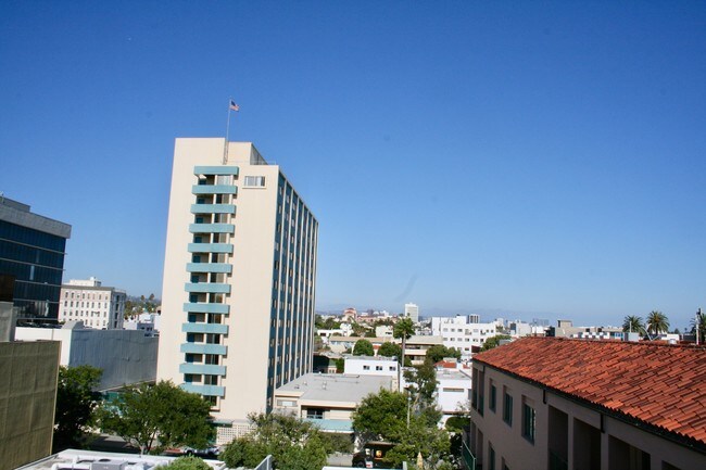Building Photo - 1241 5th St
