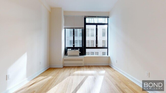 Primary Photo - 1 Astor Pl