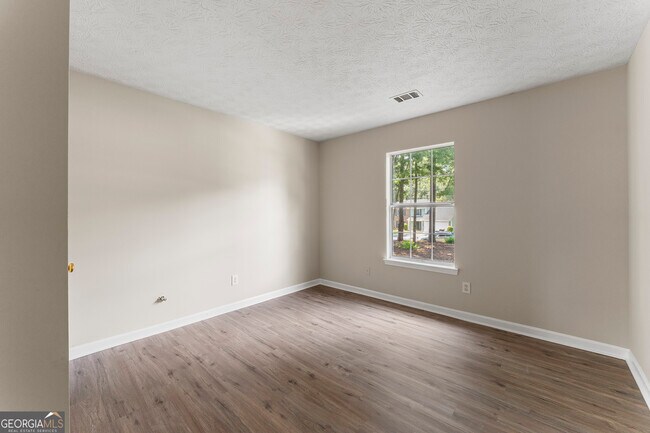 Building Photo - 174 Herscu Ct