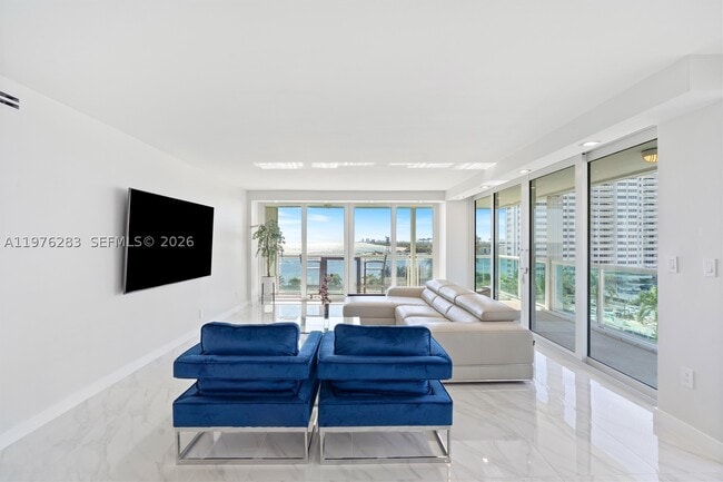 Building Photo - 2100 S Ocean Dr