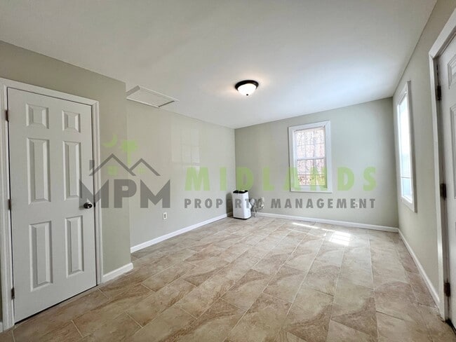 Building Photo - 290A Browning Court