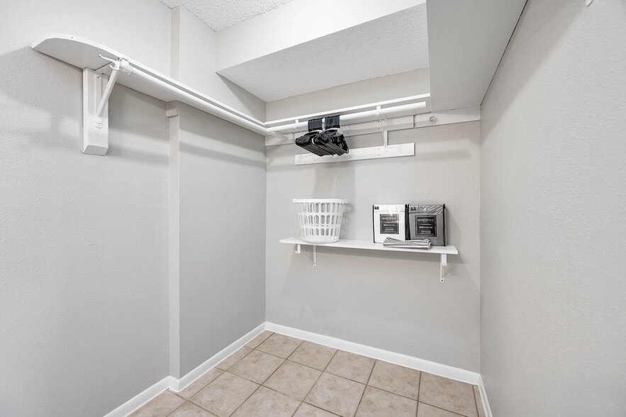 Master Bedroom Closet - 200 Pecan Dr