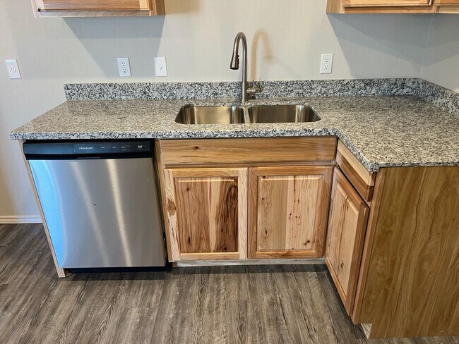 Building Photo - 7441 4th St