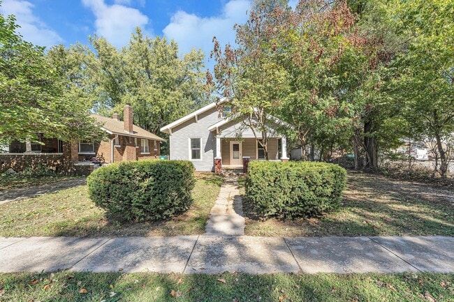 Building Photo - 3 Bed | 1 Bath | Loft | FULLY Remodeled | Springfield MO | PETS WELCOME!