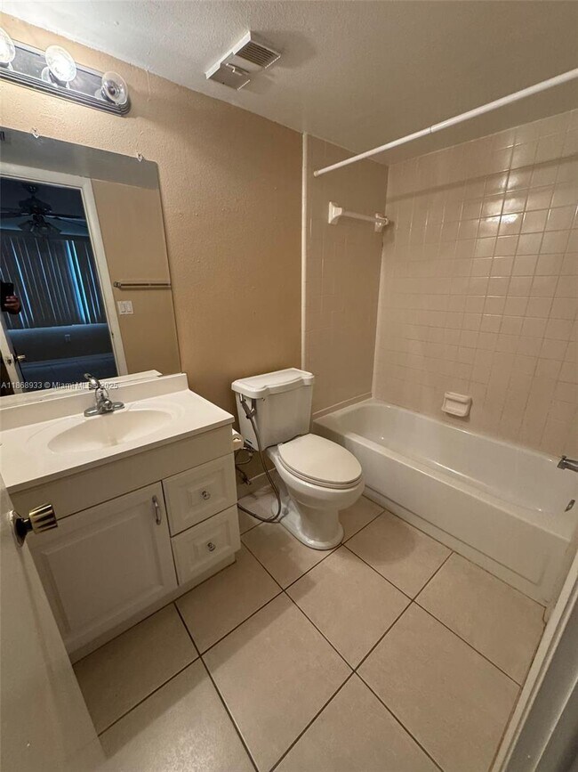 Building Photo - 5040 Terrace Palms Cir