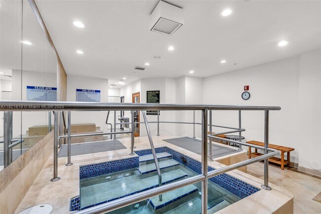Building Photo - 9559 Collins Ave