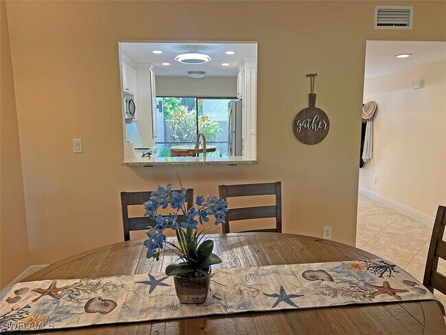 Building Photo - 15400 Cedarwood Ln