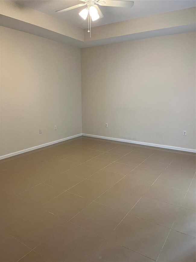 Building Photo - 1506 Fenton Dr