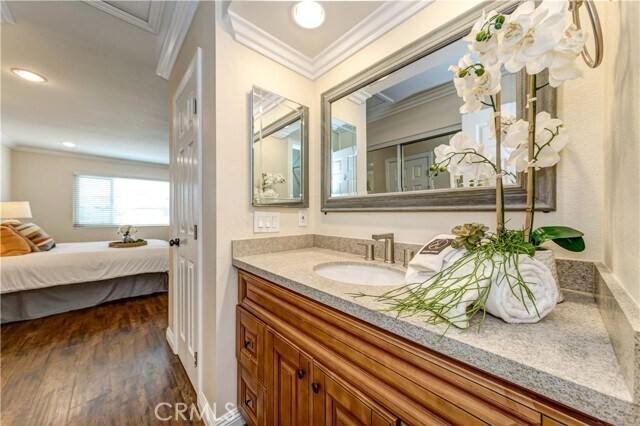 Building Photo - 5481 Villa Way