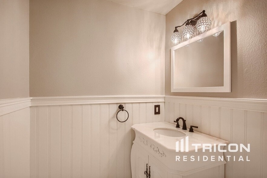 Building Photo - 2808 High Pointe Blvd