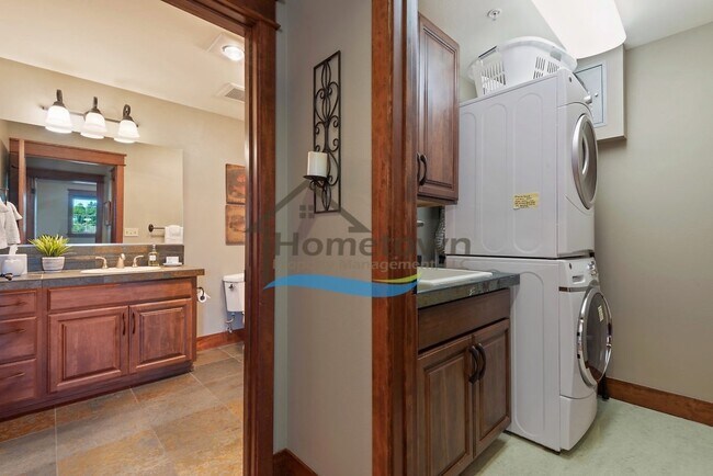 Building Photo - Two Bed, Two Bath Luxury Riverstone Condo!