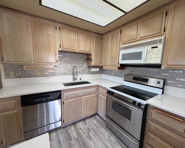 Building Photo - 636 Kumquat Way