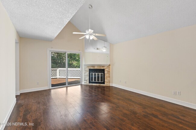 Building Photo - 9960 Moorings Dr