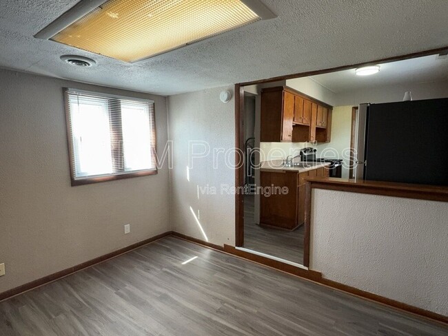 Building Photo - 1007 E North St