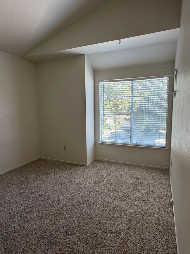 Building Photo - 6416 Silver Hawk Way
