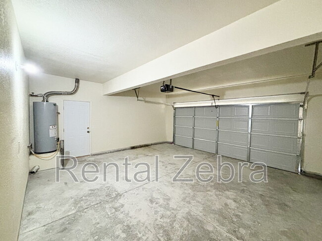 Building Photo - 3566 Santa Maria Ave