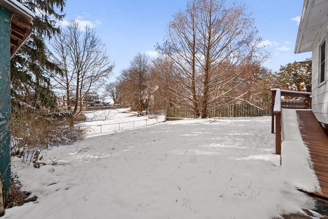 Building Photo - SCORE 50% OFF 1ST MONTH'S RENT IF SIGNED BY DEC 19! Stunning 3 bedroom home in East Pittsburgh av...