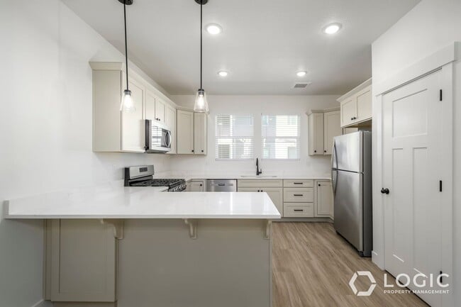 Building Photo - Brand New Townhome in Lehi Utah!