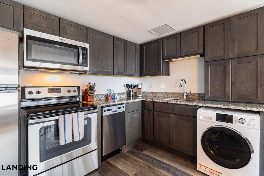 Building Photo - 50 Morgan St N