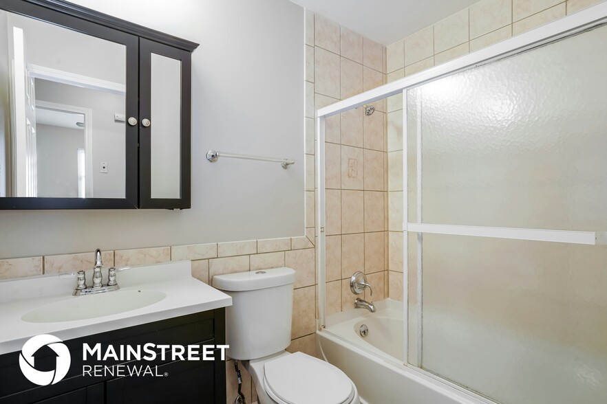 Building Photo - 2825 Dividend Park Dr