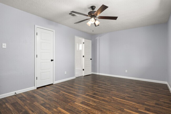 Building Photo - 7314 Robin St