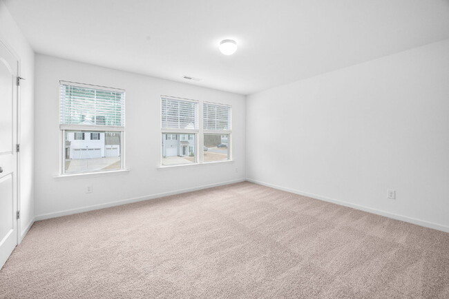 Building Photo - Spacious 4-Bedroom Rental in Desirable Arl...