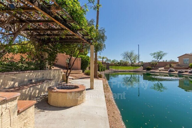 Building Photo - 749 E La Costa Dr