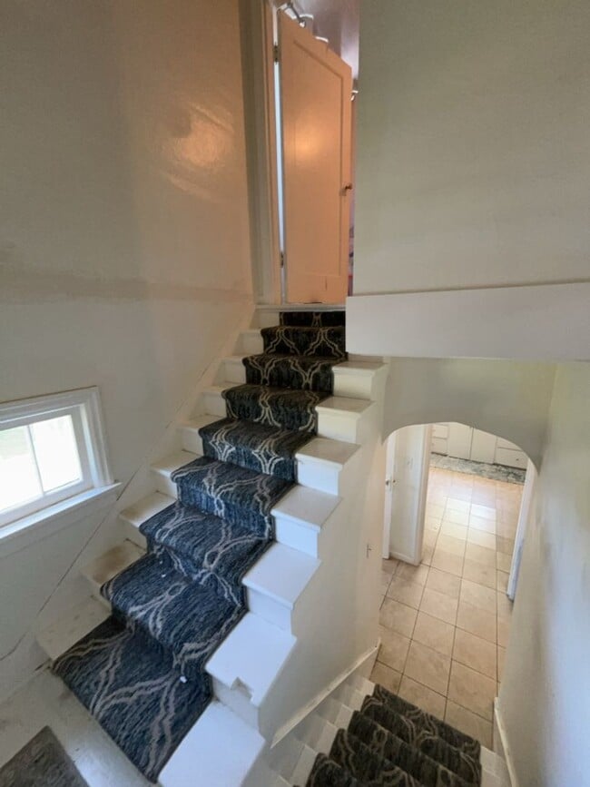 Building Photo - Charming DADU 2BD 1 BA