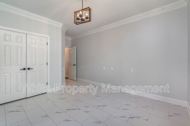 Building Photo - 4321 Esherwood Ln