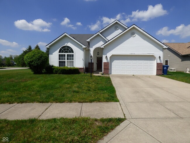 Primary Photo - 5882 Hollow Oak Trail