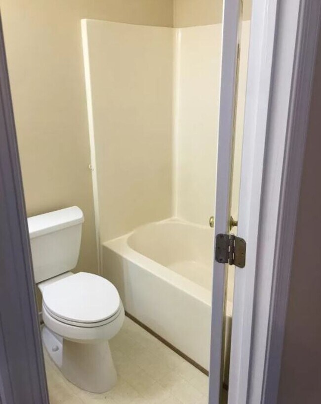 Building Photo - 5604 Knockadoon Ct