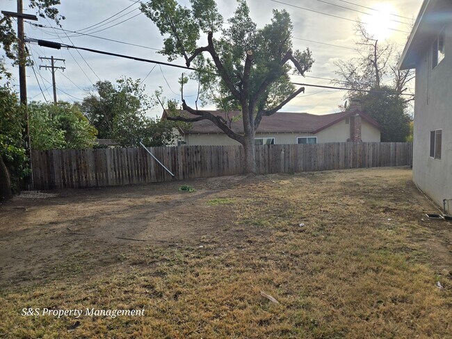Building Photo - 2971 Portsmouth Dr