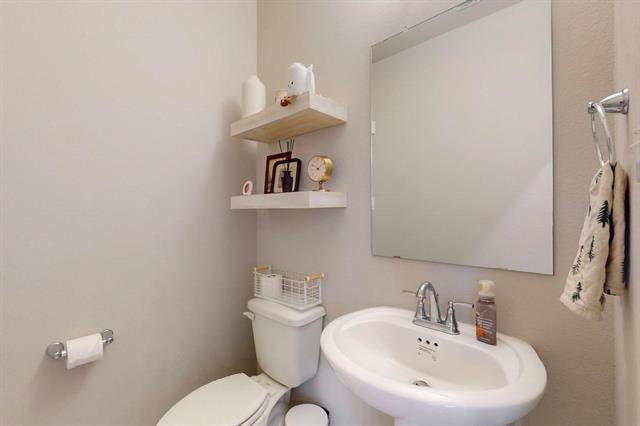 Building Photo - 3238 Baehr Dr