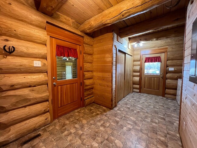 Building Photo - Enchanting Log Home for Lease