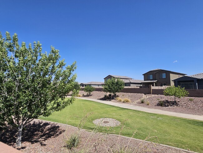Building Photo - 10679 W Golson Dr