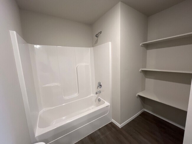 Building Photo - Pre-Leasing Now! Modern 3-Bedroom, 2-Bath Home in Red Plains