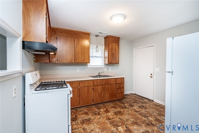 Building Photo - 609 Carter St