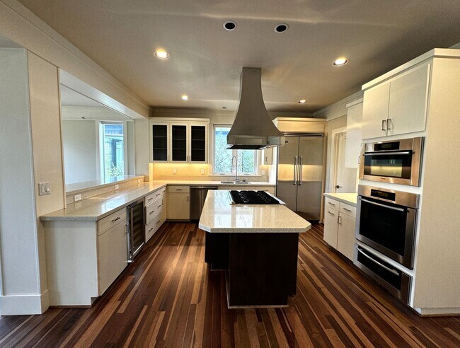Building Photo - 4bd/4.5ba Seattle House