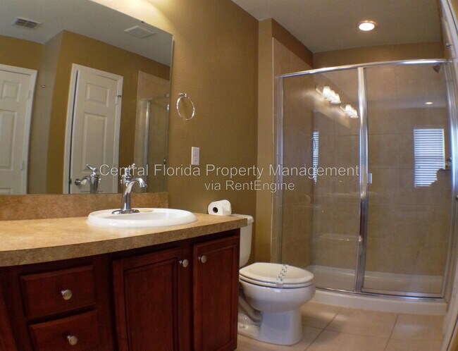Building Photo - 210 Silverglen Ln