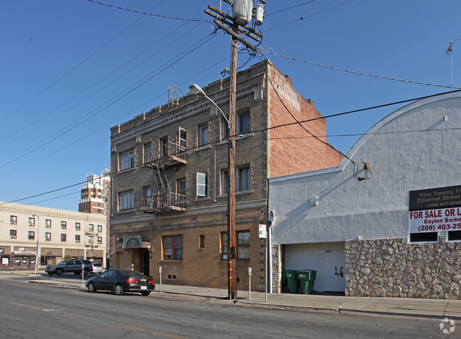 Building Photo - Julienne Apartments
