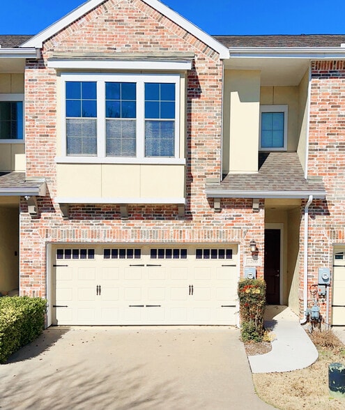 Building Photo - 1206 Emerald Glen