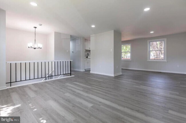Building Photo - 131 N Garfield Rd