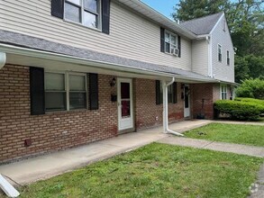 Building Photo - 23 Brewster Rd