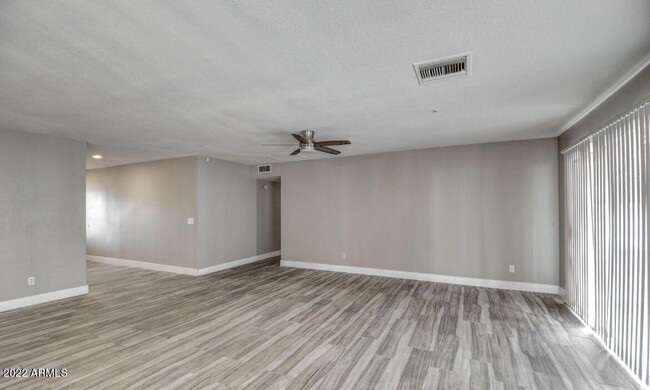 Building Photo - 10866 E Mercer Ln