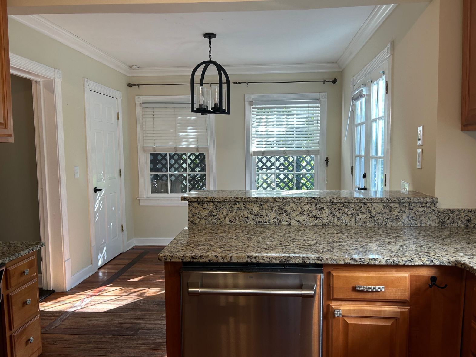 Building Photo - 13 Elizabeth St